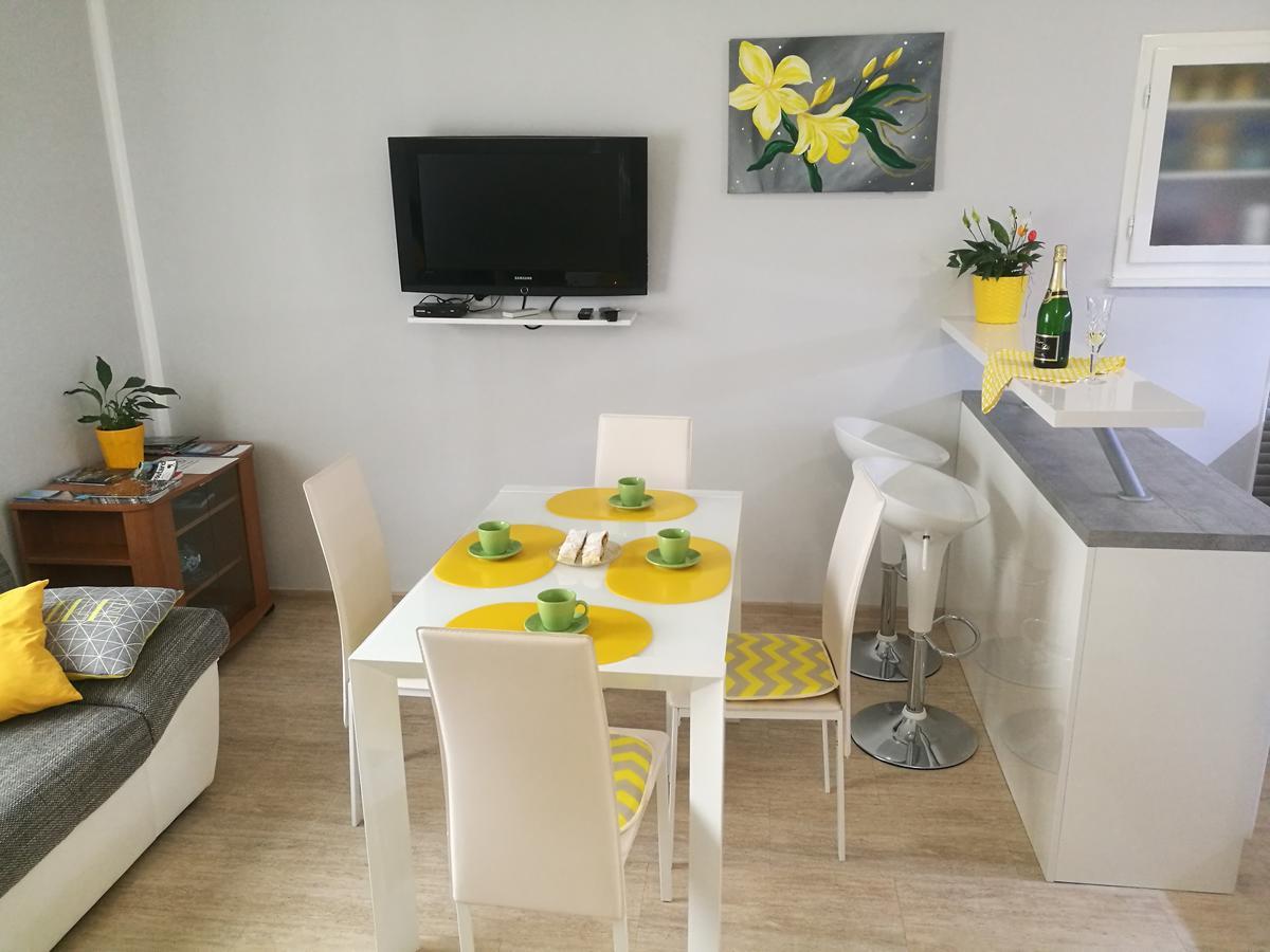 Apartment Cozy Šibenik Buitenkant foto